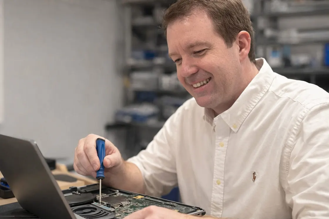 Laptop repair services being performed in Woodstock Georgia